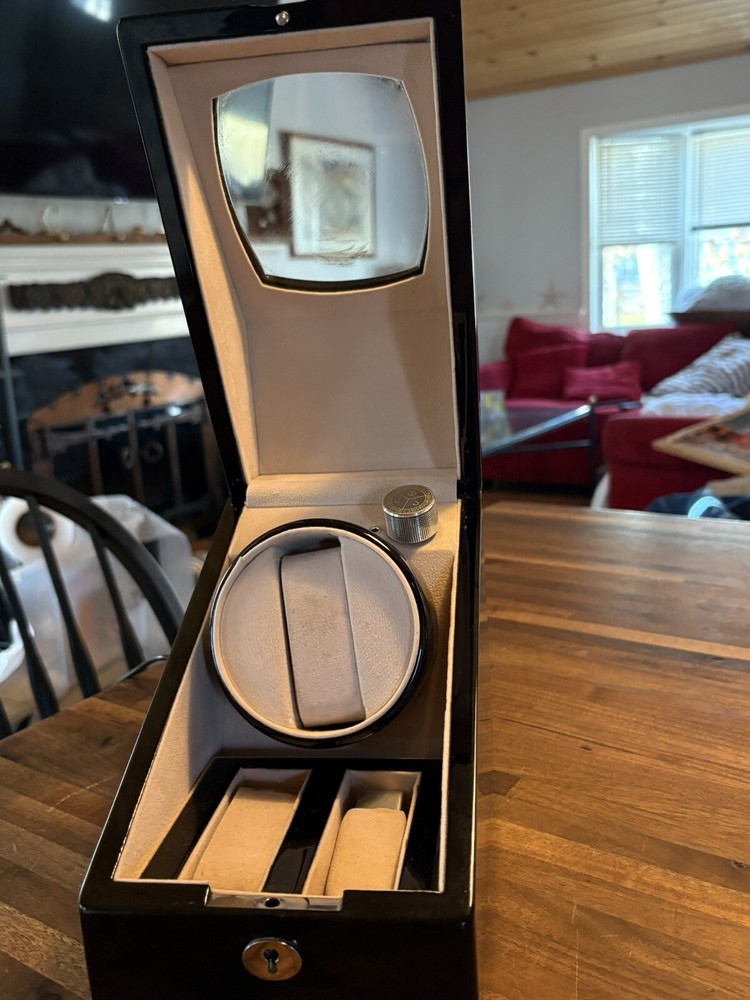 Landmark Single Automatic Watch Winder in Contemporary Ebony