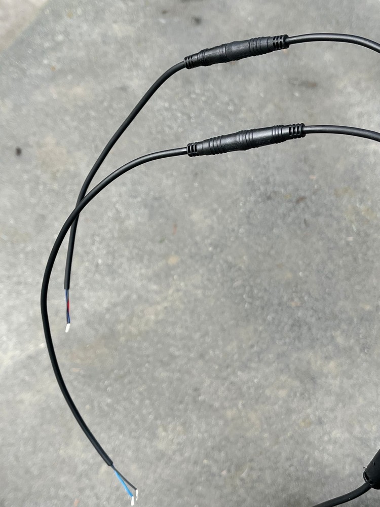 Hilleater DK226-2 handlebar light/horn switch for e-bikes. Higo input, output.