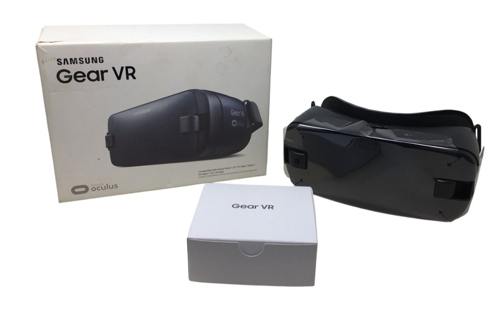 Samsung Gear VR Headset - Powered by Oculus