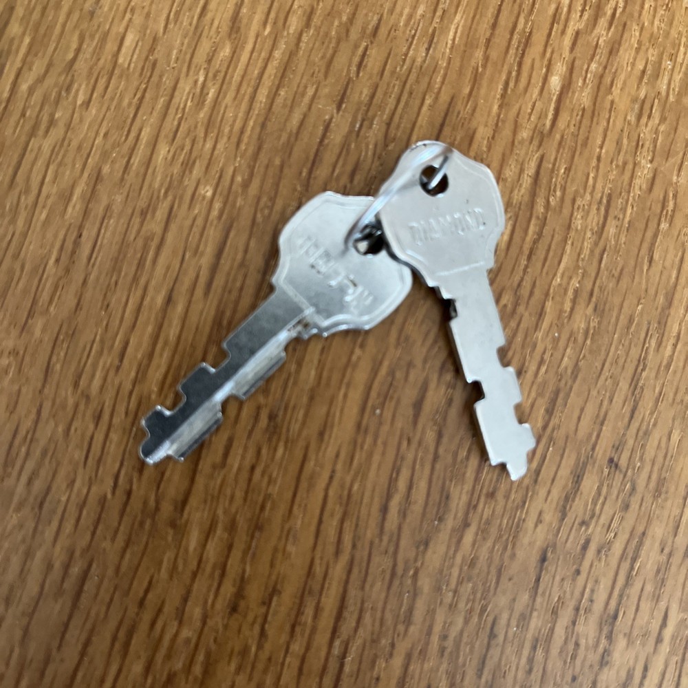 PADLOCK KEYS DIAMOND VINTAGE