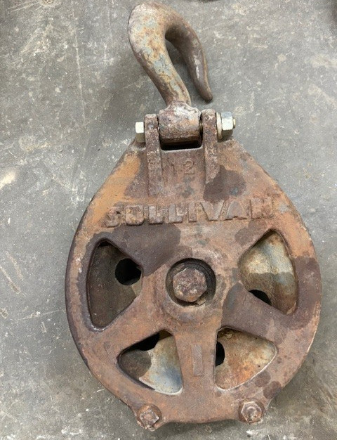 SULLIVAN 12 TON SNATCH BLOCK/ PULLEY WITH 8" HOOK