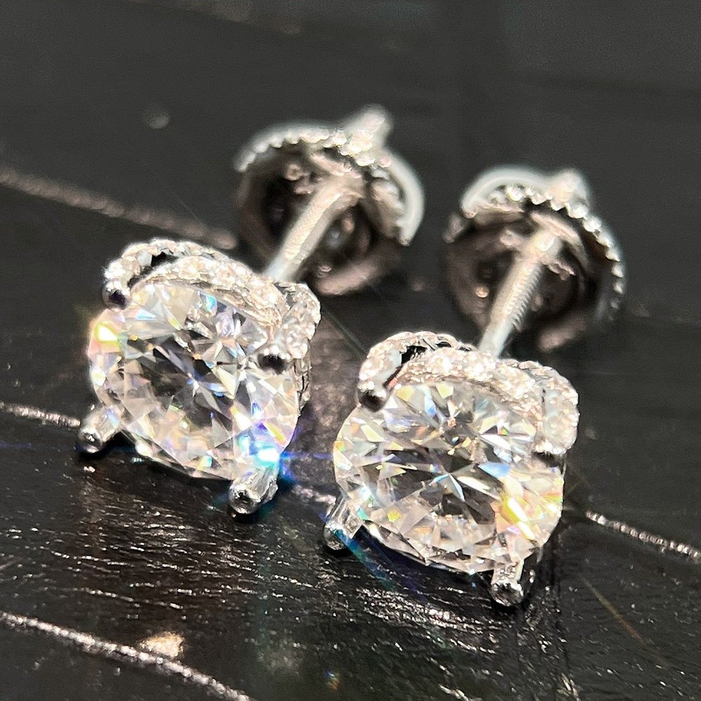 Luxury Edition VVS1 Certified Moissanite Stud Earrings 925 Silver
