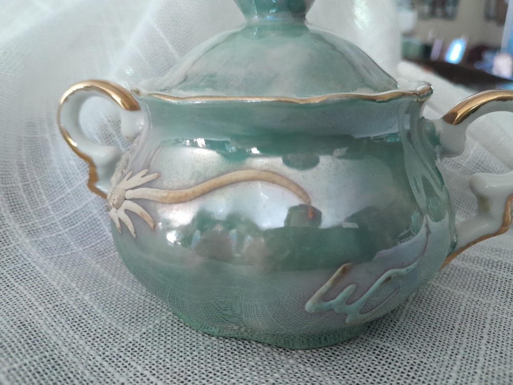 Beautiful Small Cape Cod Souveneir Sugar Bowl With Lid Luster With Gold Trim