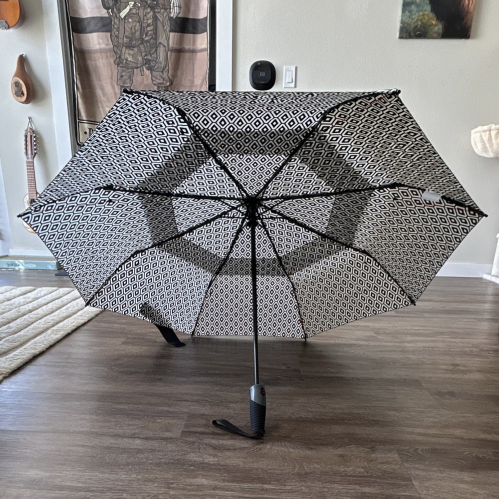 ShedRain WindPro Compact Folding Men's Umbrella Black White Geometric Pattern