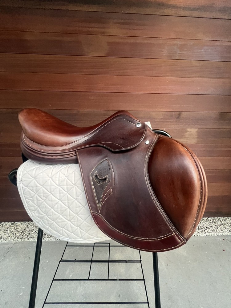 Erreplus 2024 16 Inch Tech 1  Wide Tree Saddle, excellent Condition