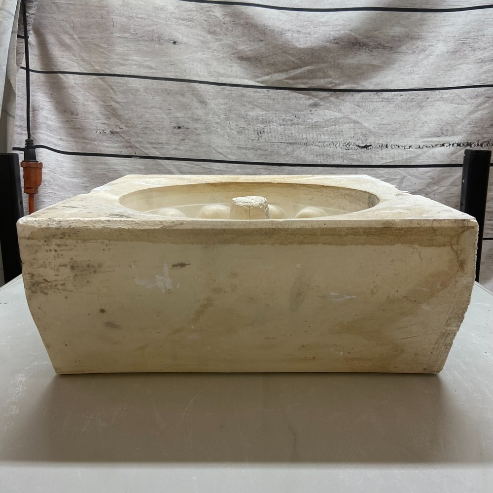 Ceramic Slip Casting Mold Swirl Fluted Design Finial Base