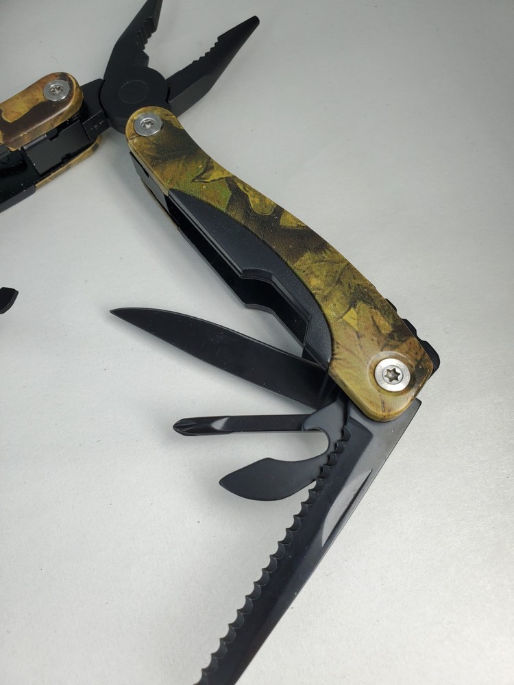 Multitool With Case Heavy Duty High Quality Camo New 9 Tools