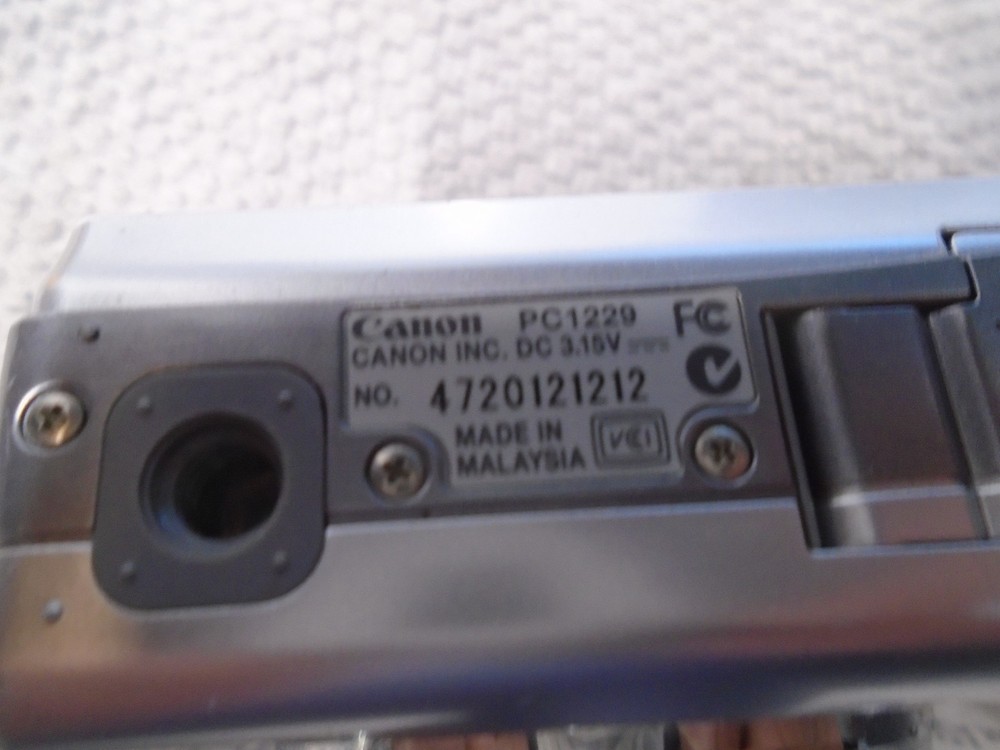 Canon PowerShot A560 Camera