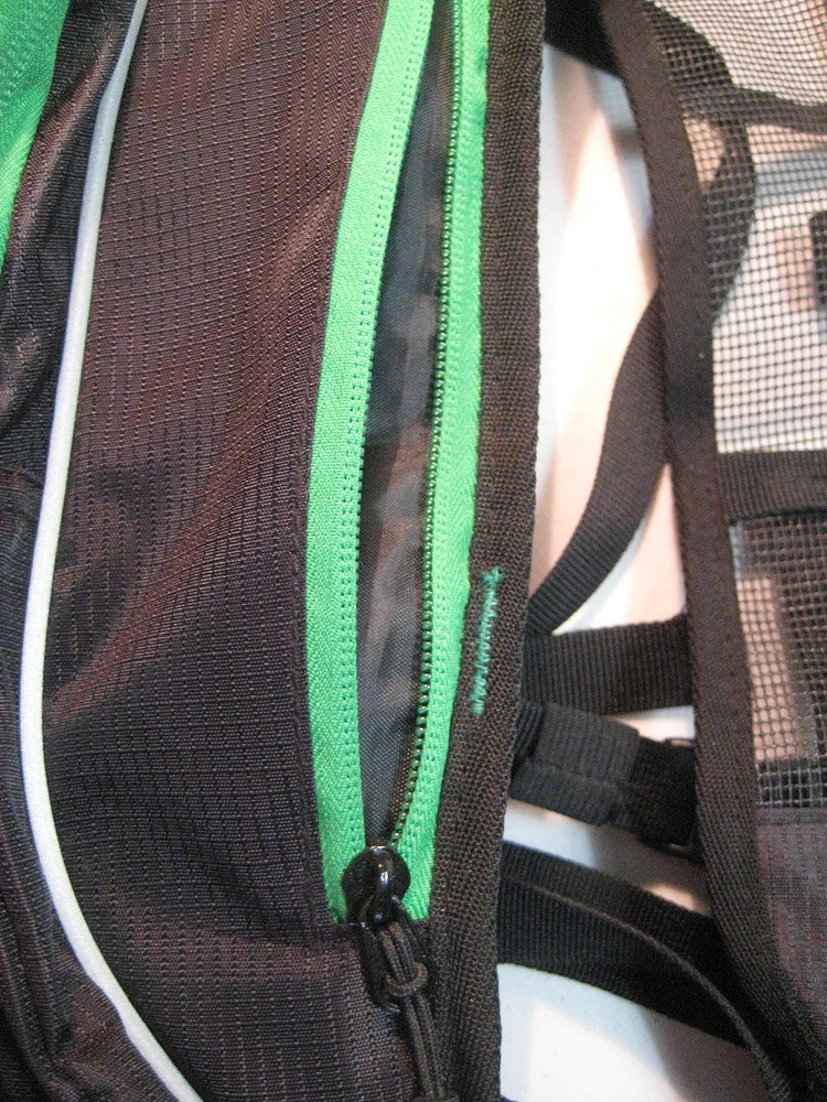 NEW- ABSOLUTE ZERO with 2 Zipper Pockets- 2 Liter Capacity Hydration Backpack