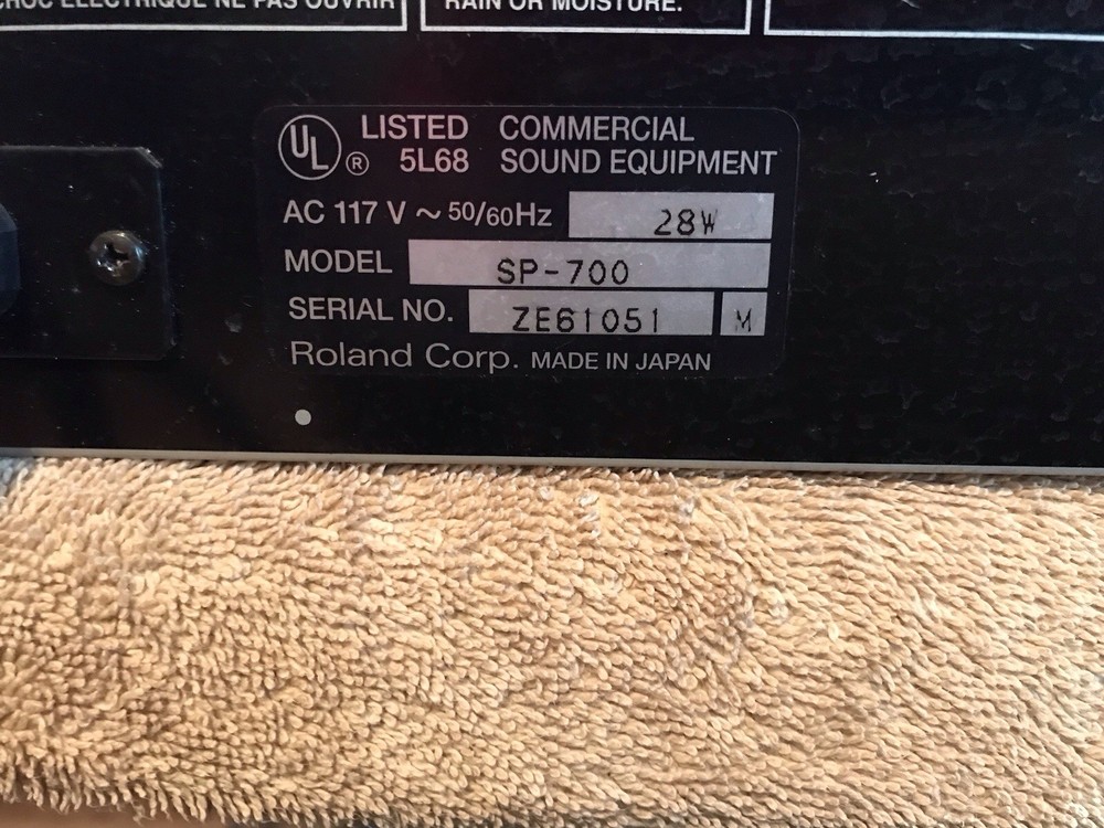 Roland SP-700 Digital Sampler Playback Module With Owners Manual – Display Dim