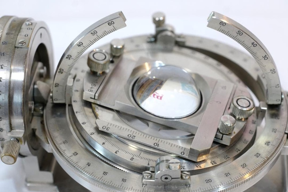 Leitz Universal Rotating Stage UT4 Transmitted Polarizing 4-Axis SN1892 From JP