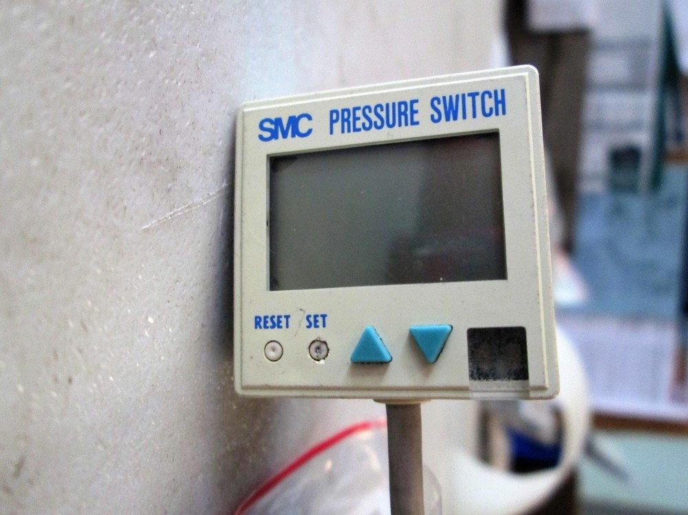 SMC Pressure Switch #ZSE4-01-25 (New)