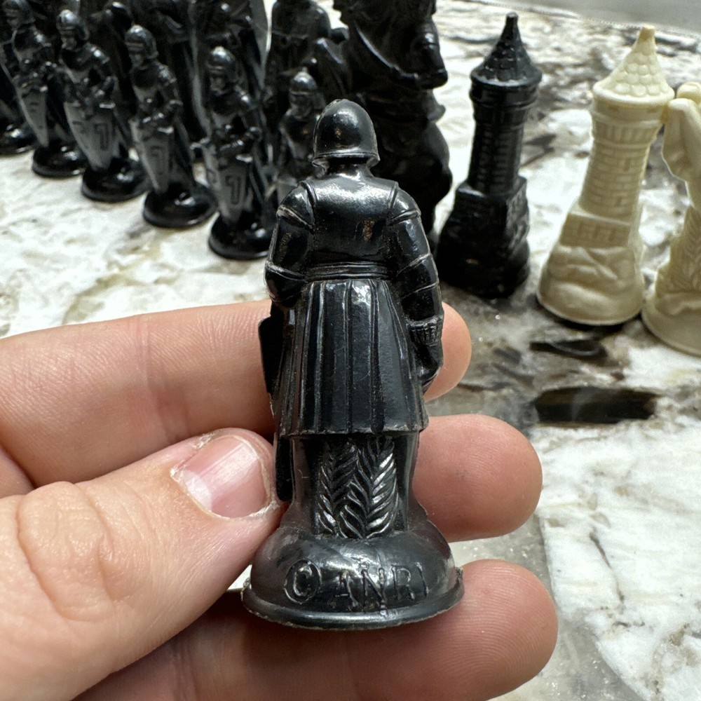 Vintage 1974 E.S. Lowe Renaissance Chess Set ~ Replacement Black Pawn