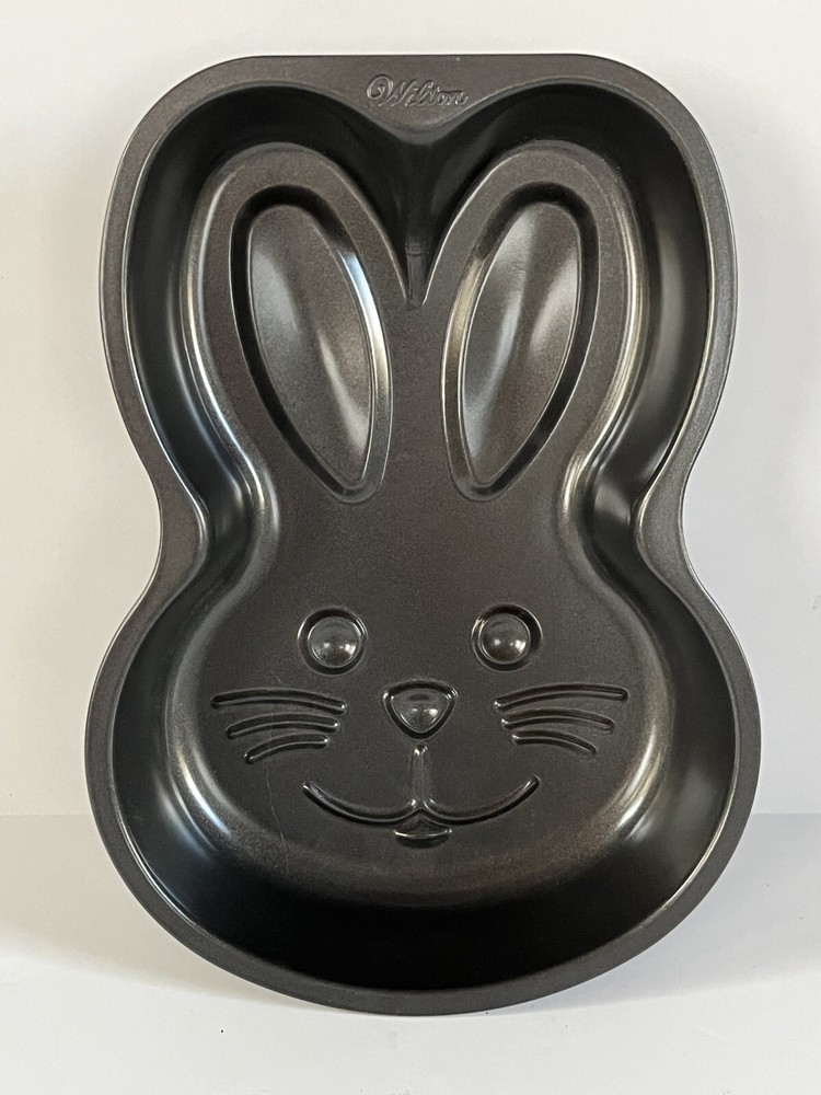 EUC Wilton Bunny Rabbit Cake Pan Easter Non Stick Release Dishwasher Safe