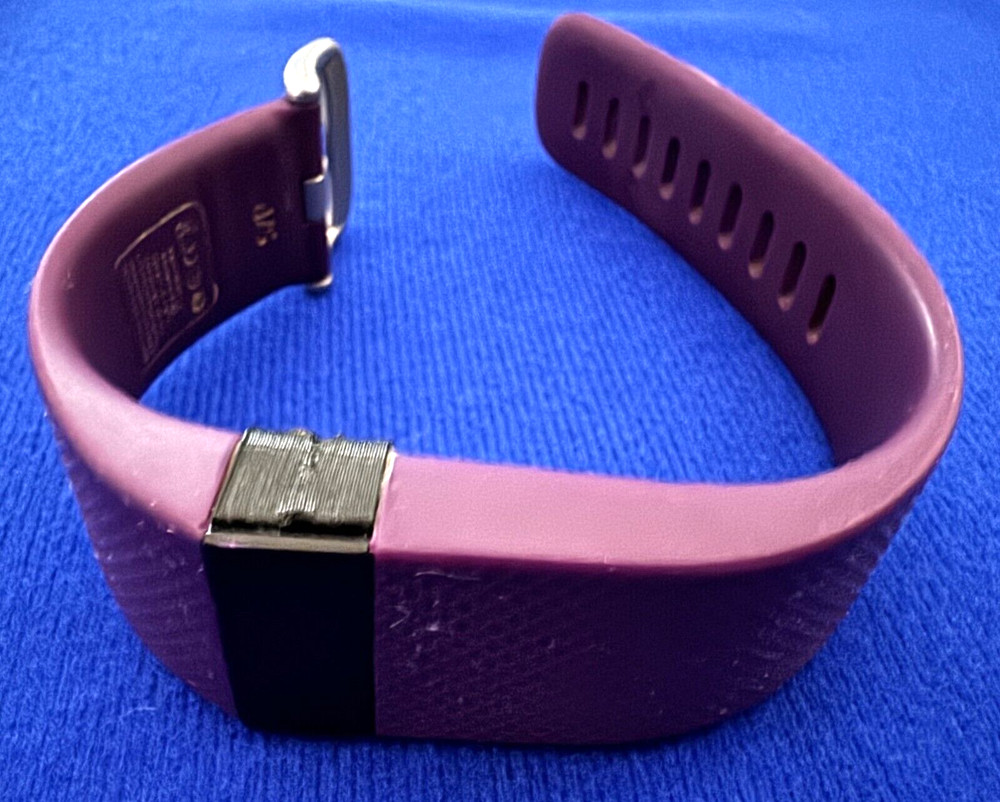 2015 Fitbit Charge HR Activity Tracker Wristband MSIP-CRM-XRA-FB405-Doesn't work