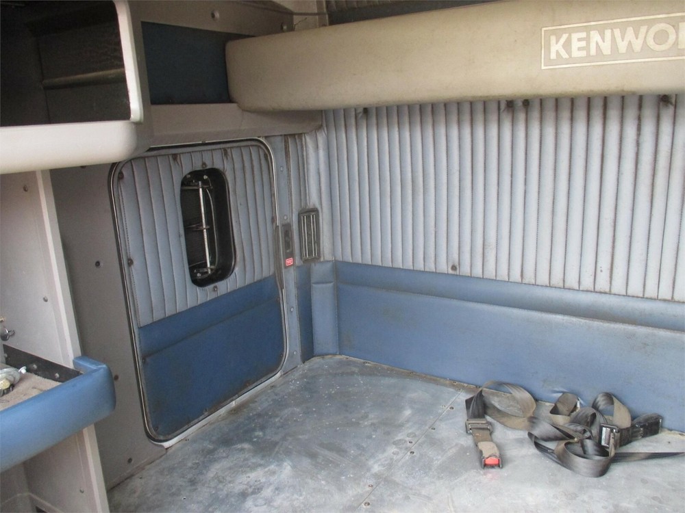 2013 Kenworth 70" AeroCab Sleeper