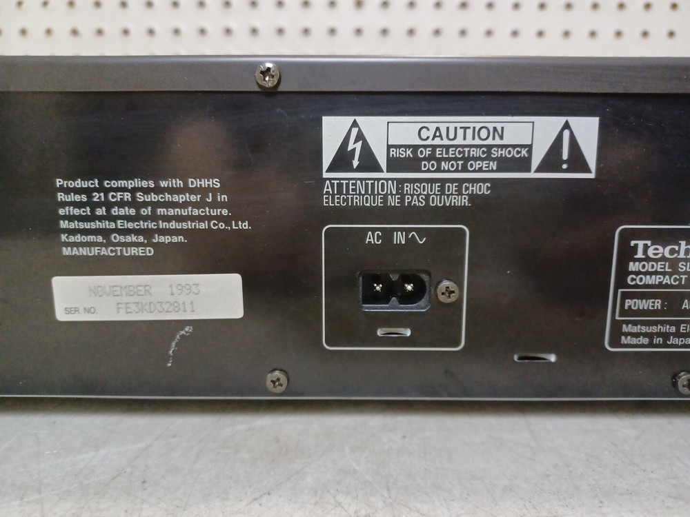 VINTAGE Technics CD Player SL-PG340 MASH - POWERS ON, DOES NOT PLAY, PARTS