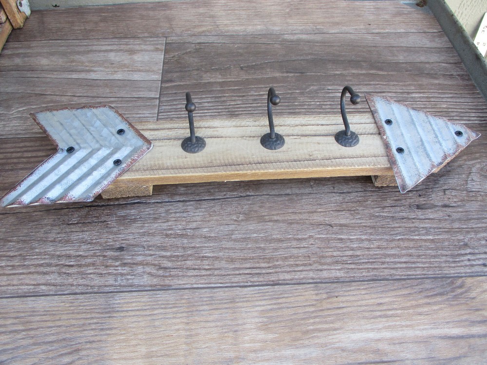 Industrial Arrow Key Rack Wall Mount 3 Hooks