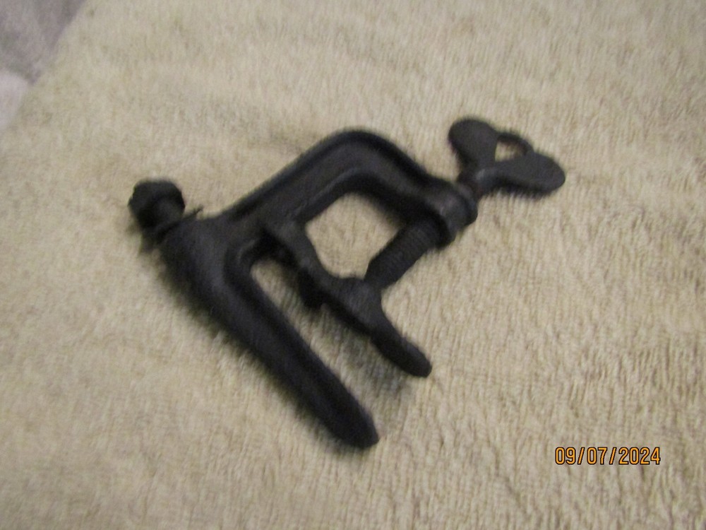Antique Victorian Decorative Cast Iron Clamp 655