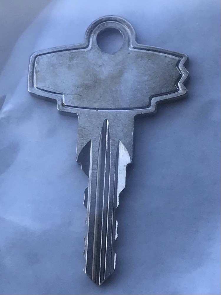 ADT FOCUS PANEL KEY 1275A - PREOWNED