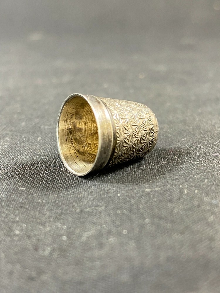 Silver hallmarked THIMBLE Birmingham 1918 JF