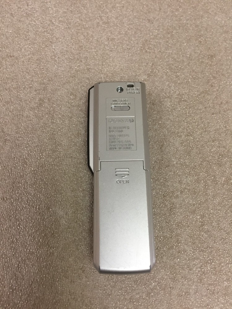 Sony ICD-B100 16 MB Handheld Digital Voice Recorder Tested/Working