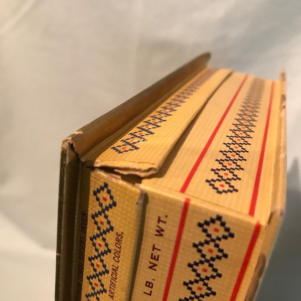 Whitman's Chocolates & Confections Cross Stitch Sampler Empty Hinged Box $11.99