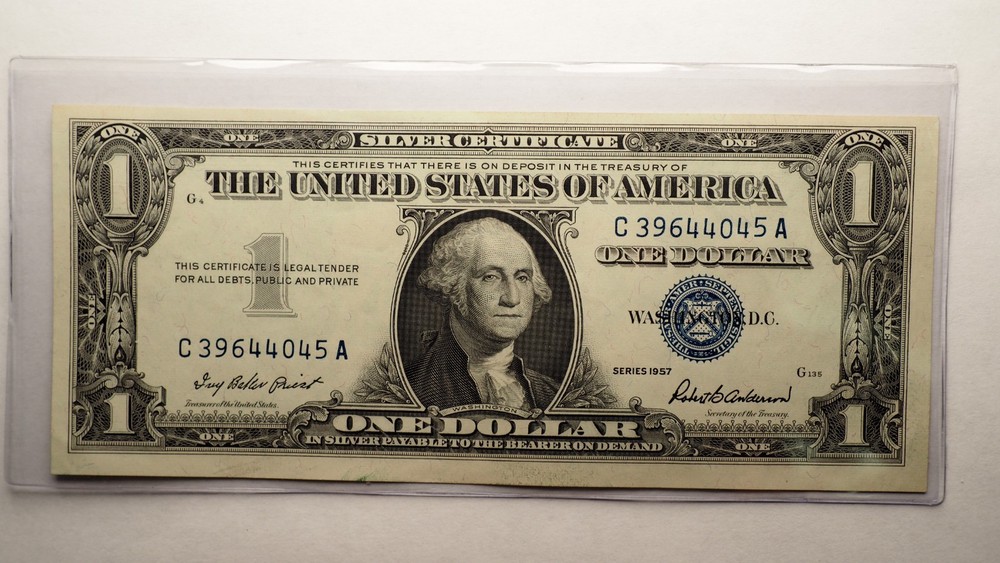 1957   $1 SILVER CERTIFICATE   *NICE UNC  NOTE* FREE SHIPP! S4810