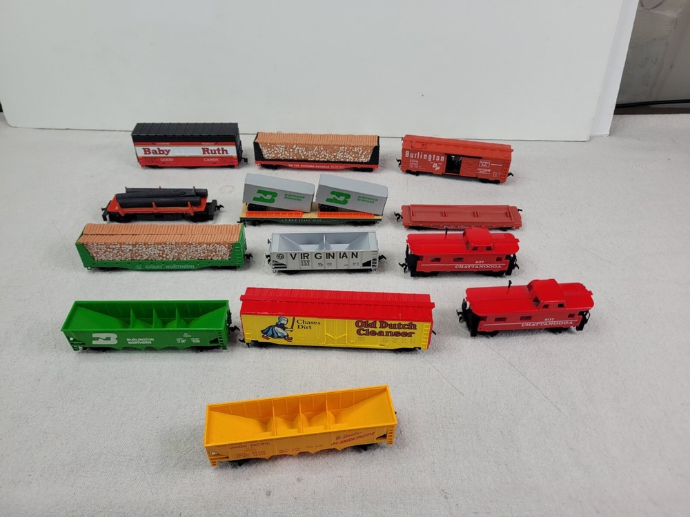Vintage Train and Log Unloading Lot Chattanooga Tyco Tracks Accessories Shell
