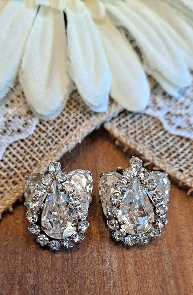 Weiss Vintage Clip-On Earrings