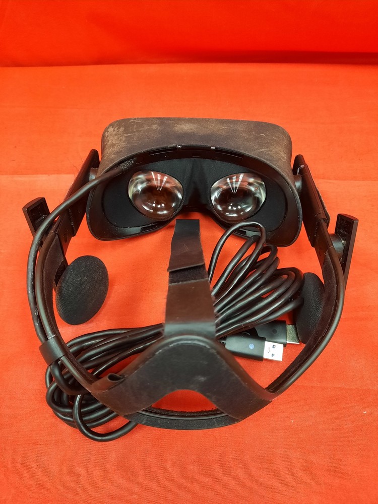 Broken Oculus Rift CV1 Virtual Reality Headset Black Home Bluetooth 7793