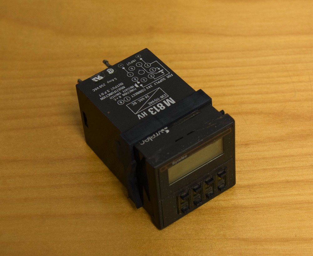 Syrelec Crouzet M813HV Multifunction Timer