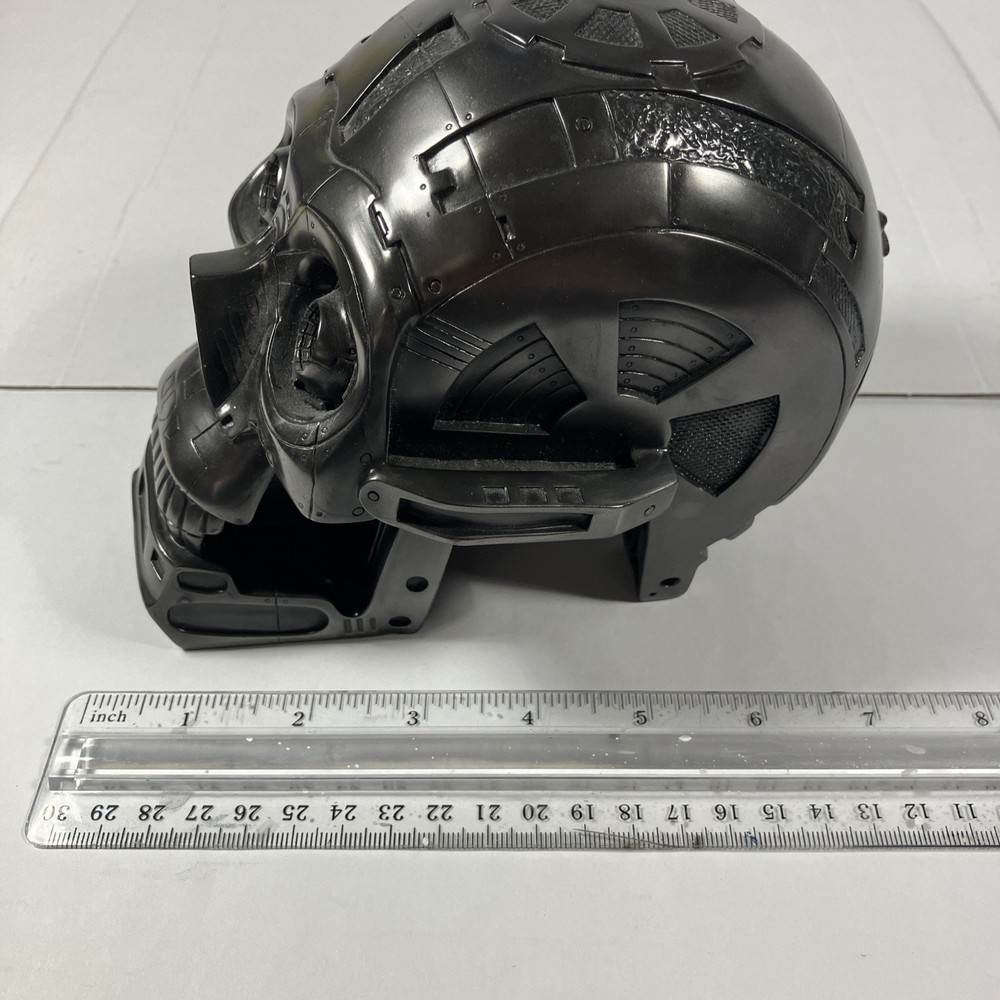 2007 Summit Collection Robotic Skull