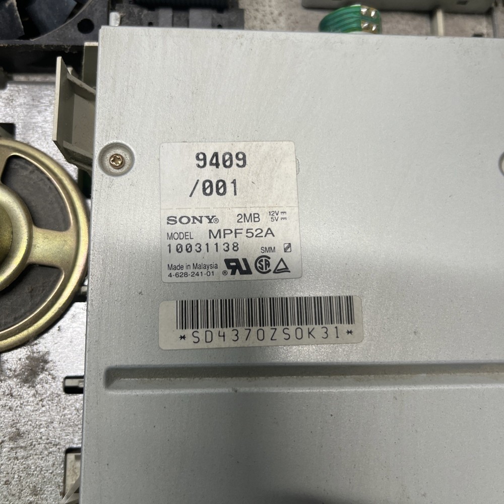Apple Macintosh LC 475 POWER ON UNTESTED