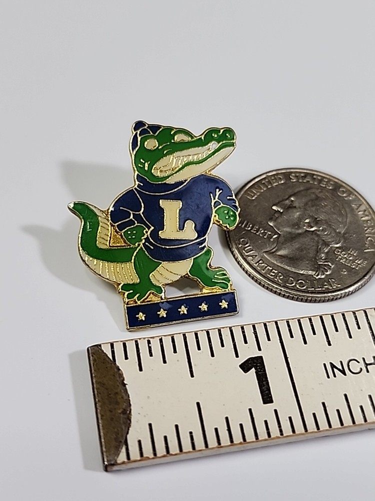 Alligator With L Sweater Lapel Pin