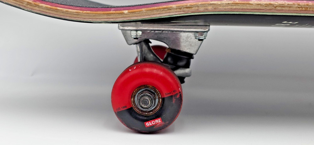 Globe G1 Full On Redline Pre-built Complete Skateboard Black, White, Red Tested