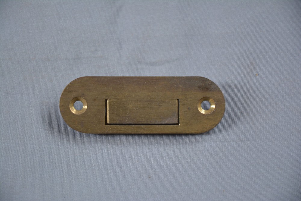GOOD ANTIQUE SOLID BRASS ROLL TOP DESK TAMBOUR LOCK KEEPER (G52)