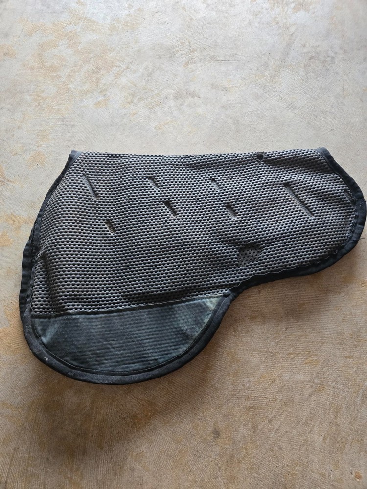 Horse Contoured Vented Neoprene Saddle Pad