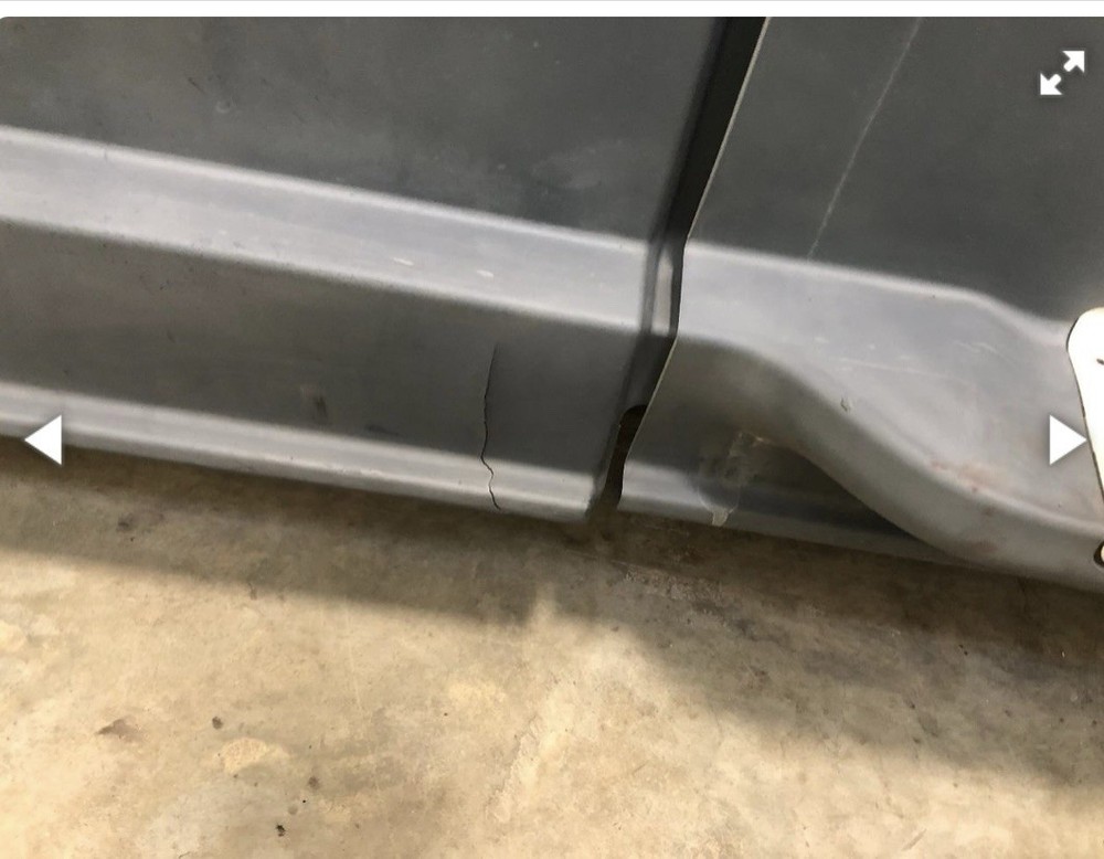 Chasis fairing(Freightliner Cascadia)passenger side