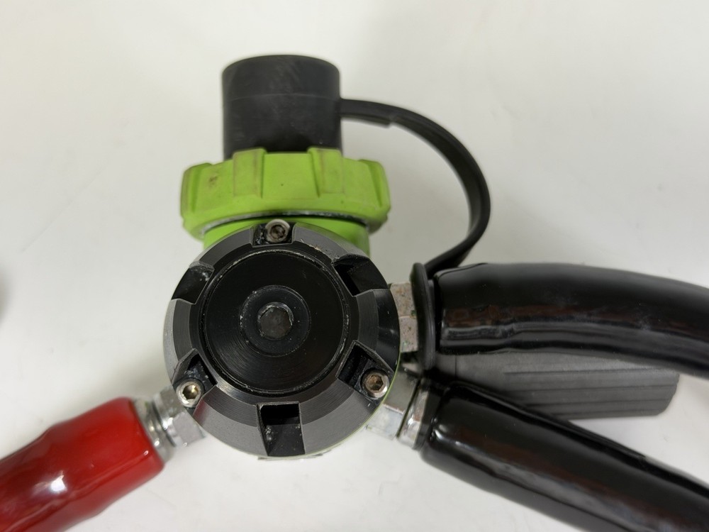 Poseidon Xstream Duration DIN Regulator 1st and 2nd Stage - Green Coded