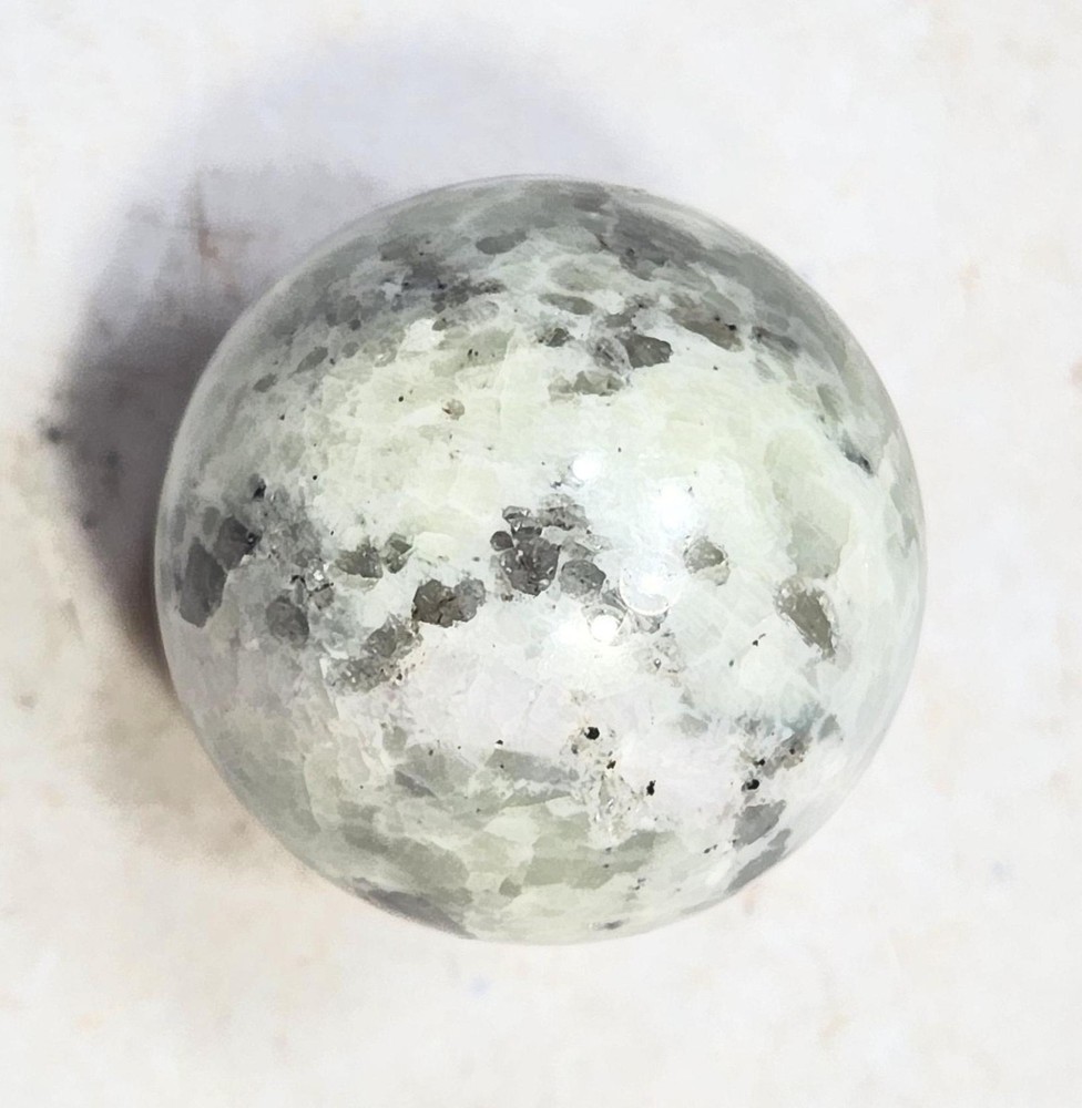 Fluorescent Wernerite 32mm Sphere for UV Collection 6538