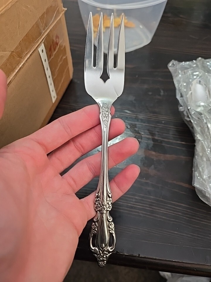 vintage oneida flatware set