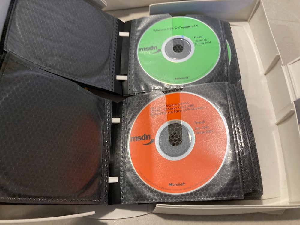 Microsoft Developer Network MSDN Disc Cases Empty Lot of 2 w/ Video Game Disc