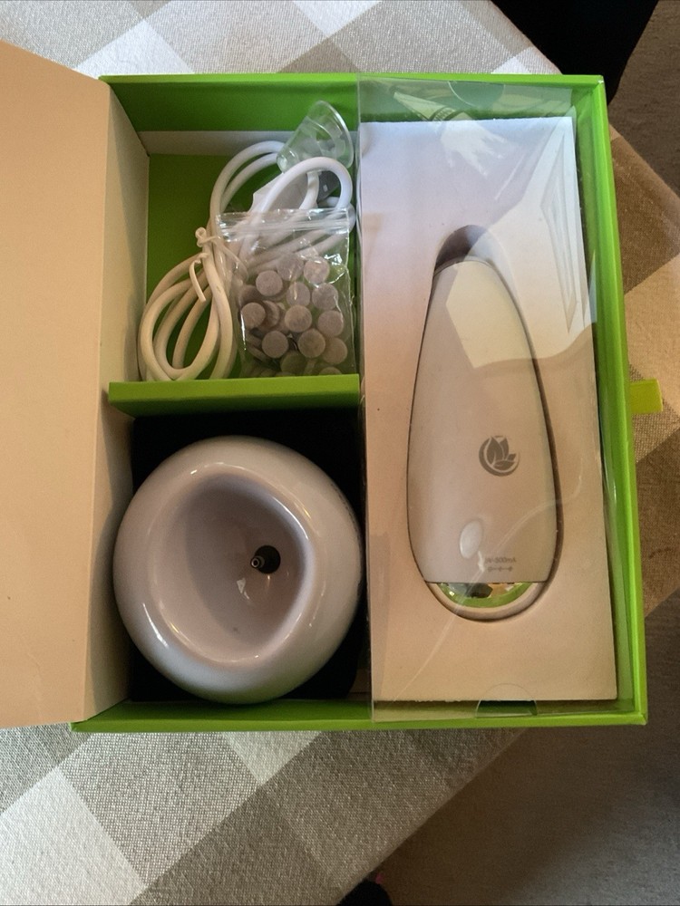 Microderm GLO Mini Device NIB Dermatologist Recommended