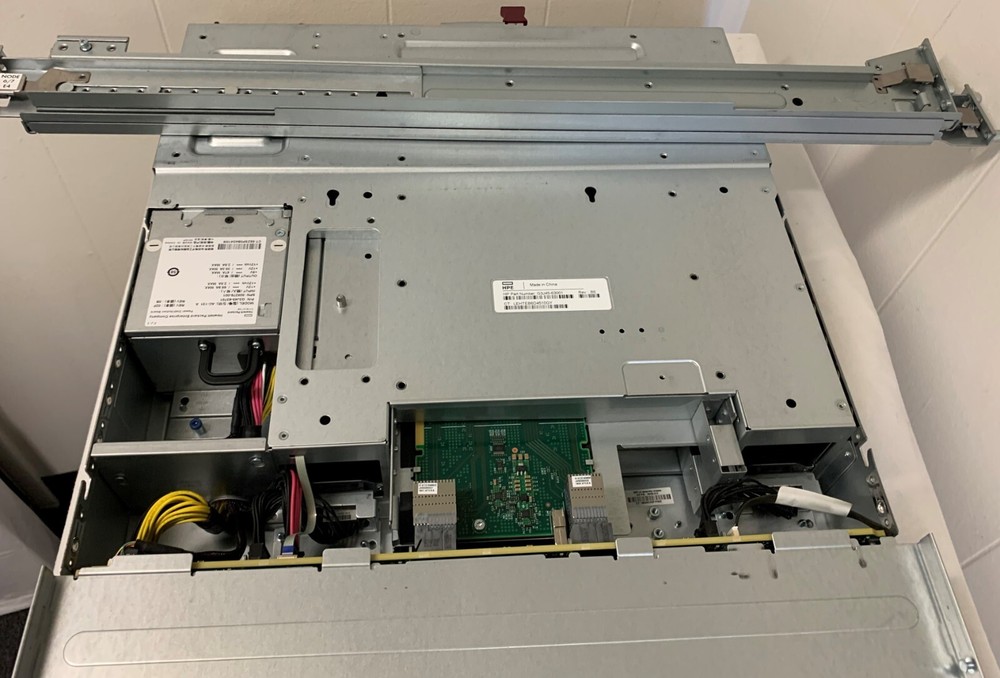 HPE 3PAR StoreServ 20000 Disk Array Enclosure E7Y15-63002, 2x P/S and RM