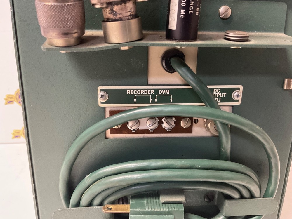 Boonton Electronics model 91H Sensitive RF Voltmeter 50 OHM Adapter connectors