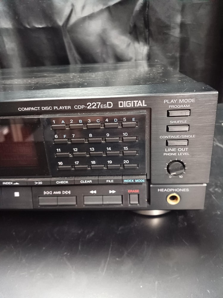SONY CDP-227ESD | CD Player in Good Condition