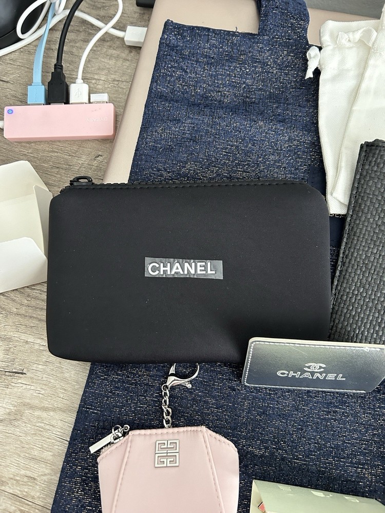 Gift With Purchase Bundle 8 Piece Bundle Set Dior Prada
