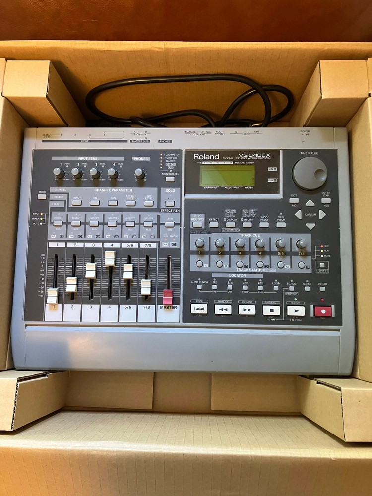 Roland VS-840EX Digital Studio Workstation