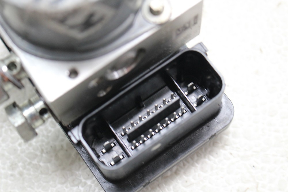 2017-2020 KTM 390 RC ABS PUMP UNIT MODULE
